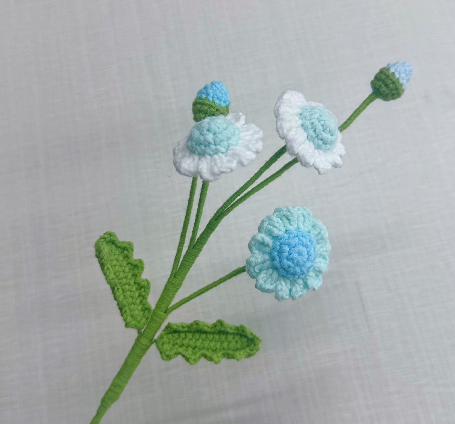 Handmade Crochet Daisy Bouquet – Multi-Stem Knitted Yarn Flowers for Gifts & Home Decor