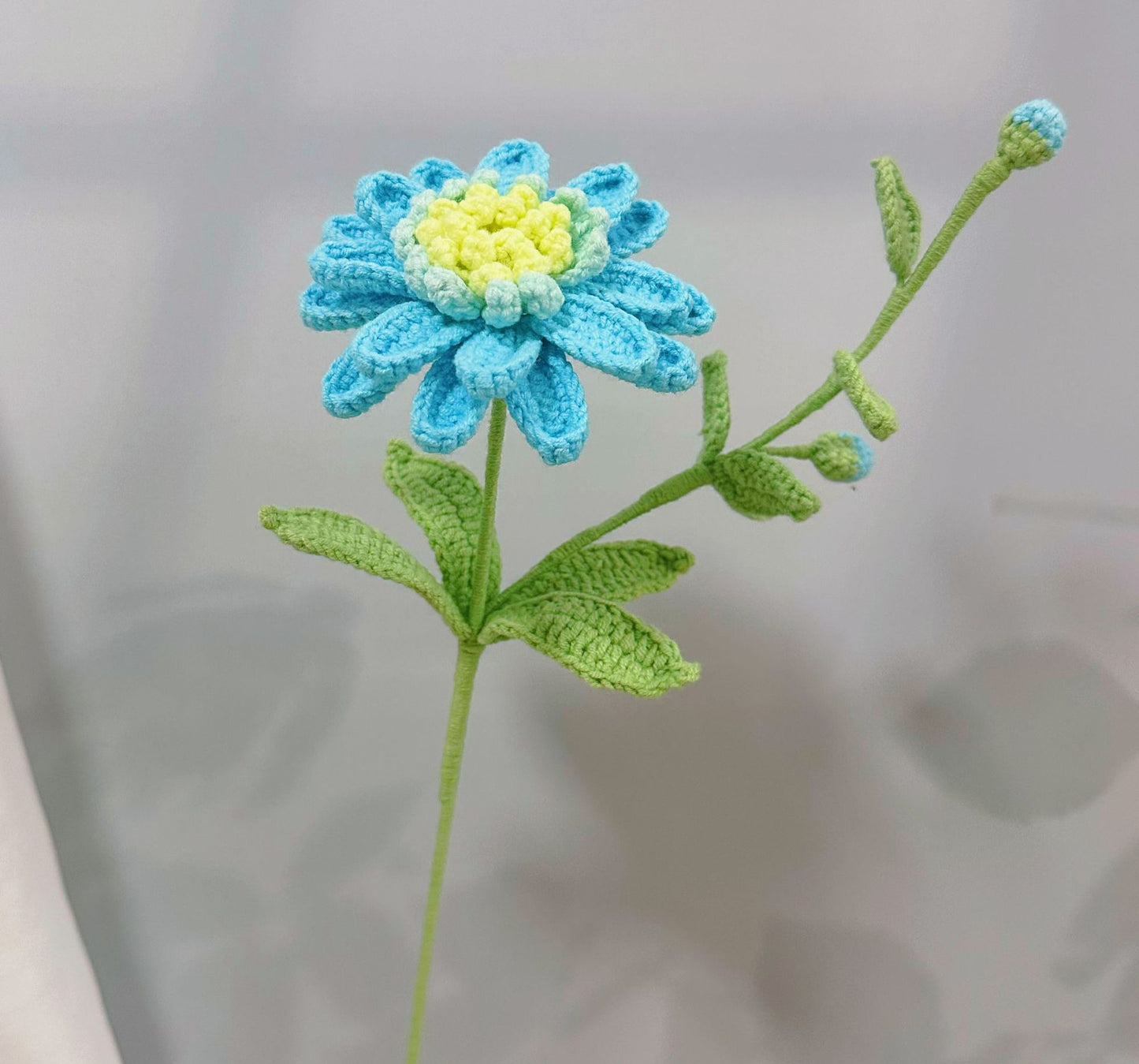 Handmade Crochet Blue Daisy Bouquet – Knitted Yarn Flowers for Home Decor & Gifts