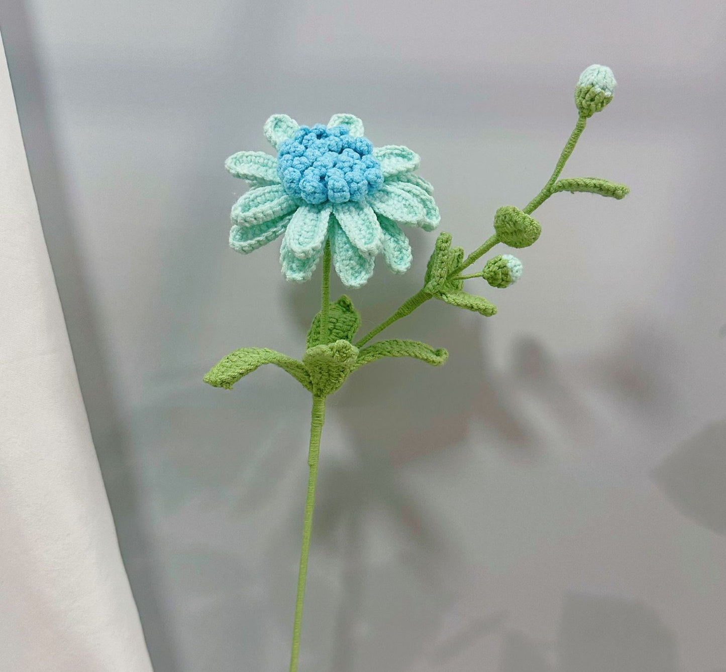 Handmade Crochet Blue Daisy Bouquet – Knitted Yarn Flowers for Home Decor & Gifts